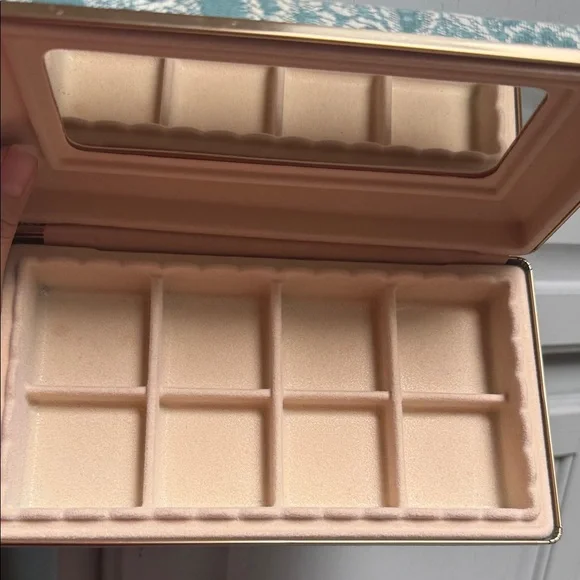 Vintage Travel Clamshell jewelry box with mirror 💍🩵 - Picture 9 of 17